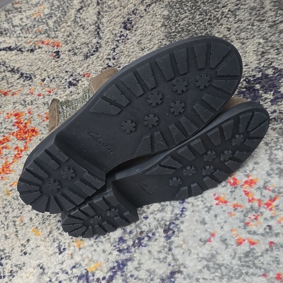 Clarks - Picture 3 of 3